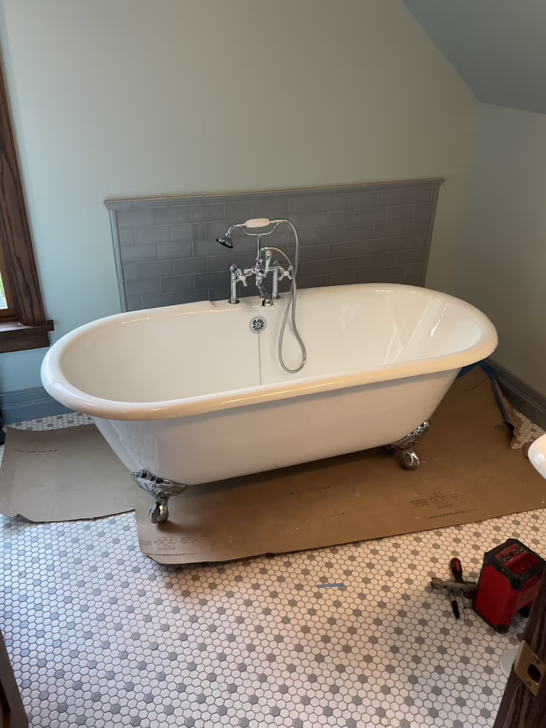 Clawfoot Tubs, Bathtubs & Showers: A Homeowner's Installation Guide 3 tub5